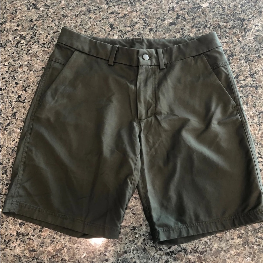 Men’s lulu lemon shorts